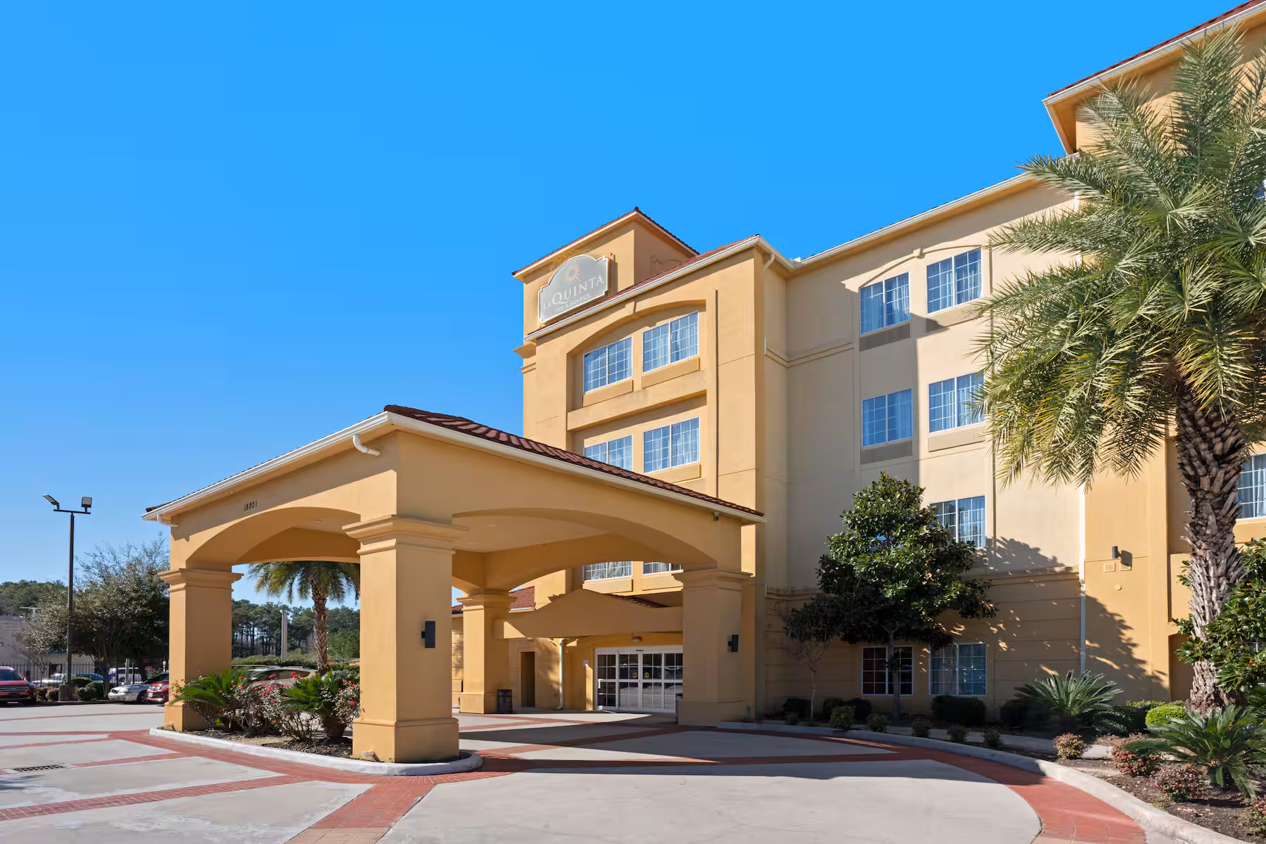 Hotel Exterior Front View Hotel Exterior Front View